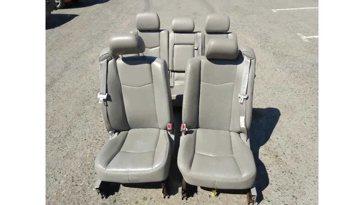 Комплект сидений Cadillac SRX.
